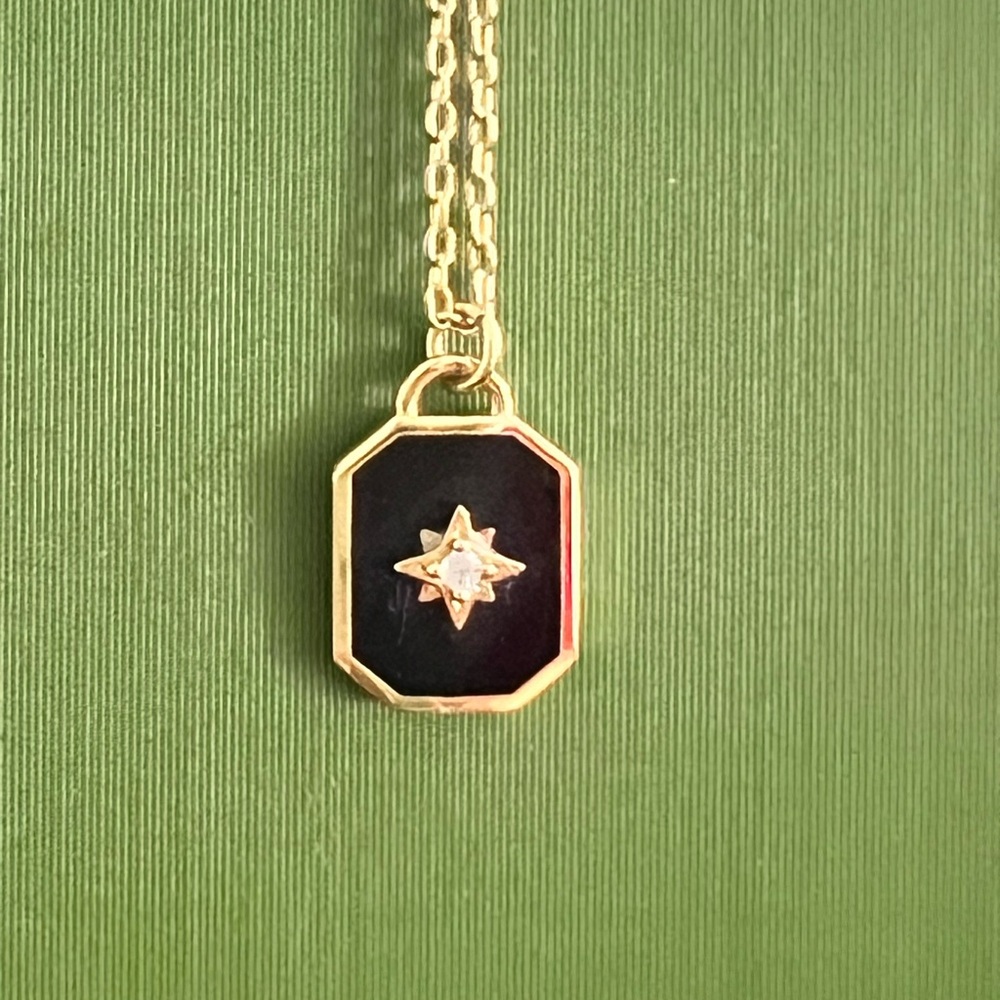 Dainty star pendant necklace